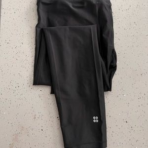 Gently used Sweaty Betty Size L 7/8 Leggings in Gunmetal